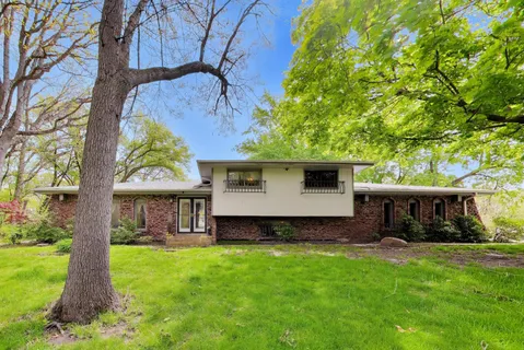 $300,000 | 26339 South Woodlawn Avenue, Crete, IL 60417