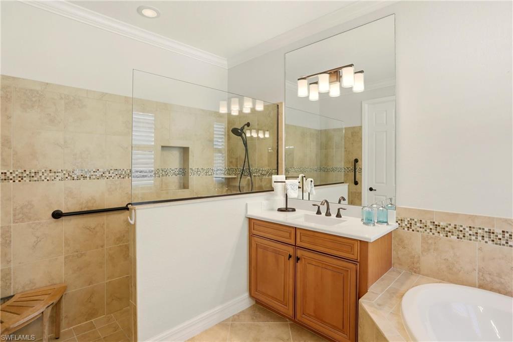 9238 Veneto Place, Unit 35 Naples, FL 34113 - Photo 24 of 49