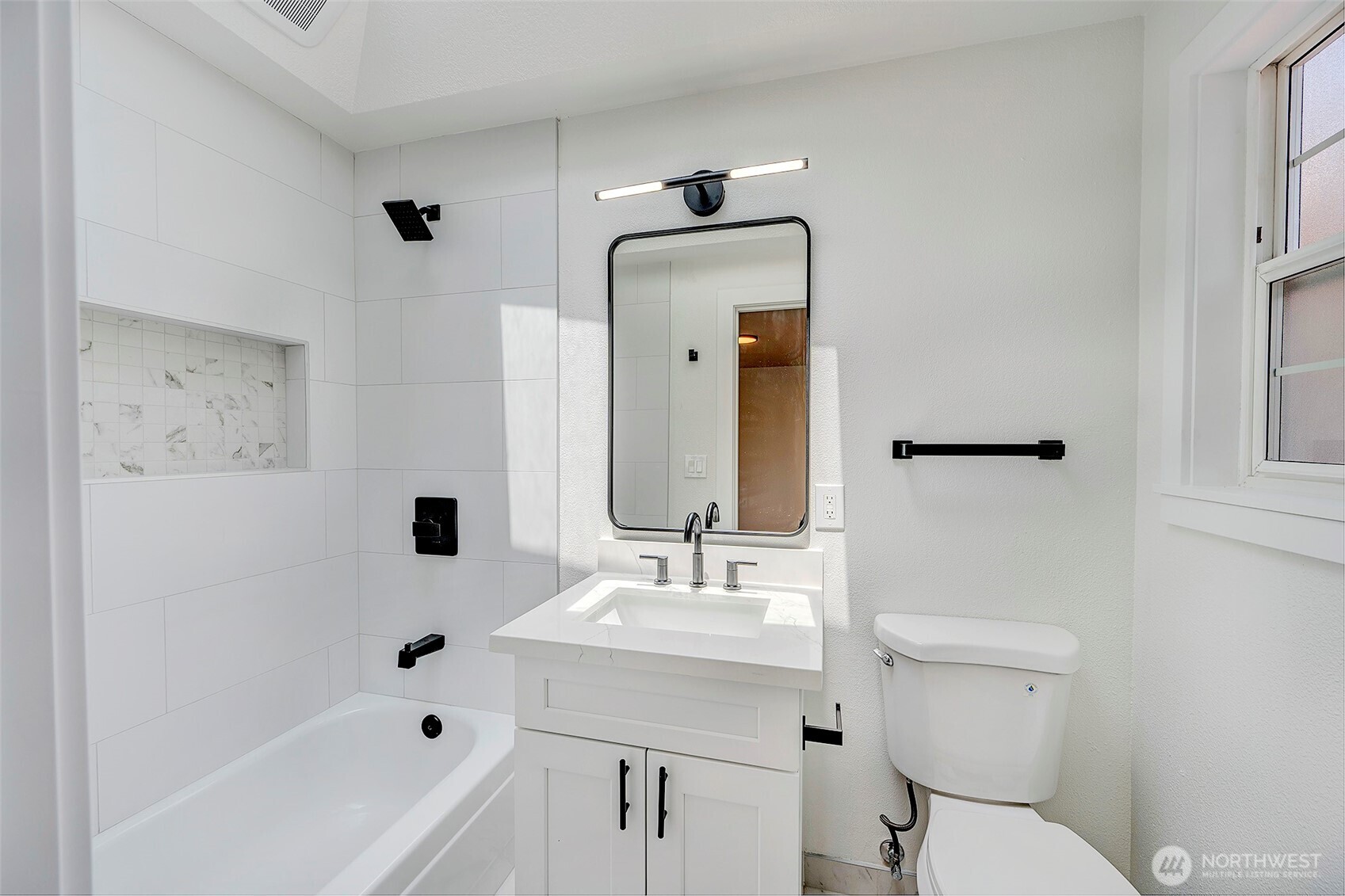 19807 80th Place West Edmonds, WA 98026 - Photo 22 of 40