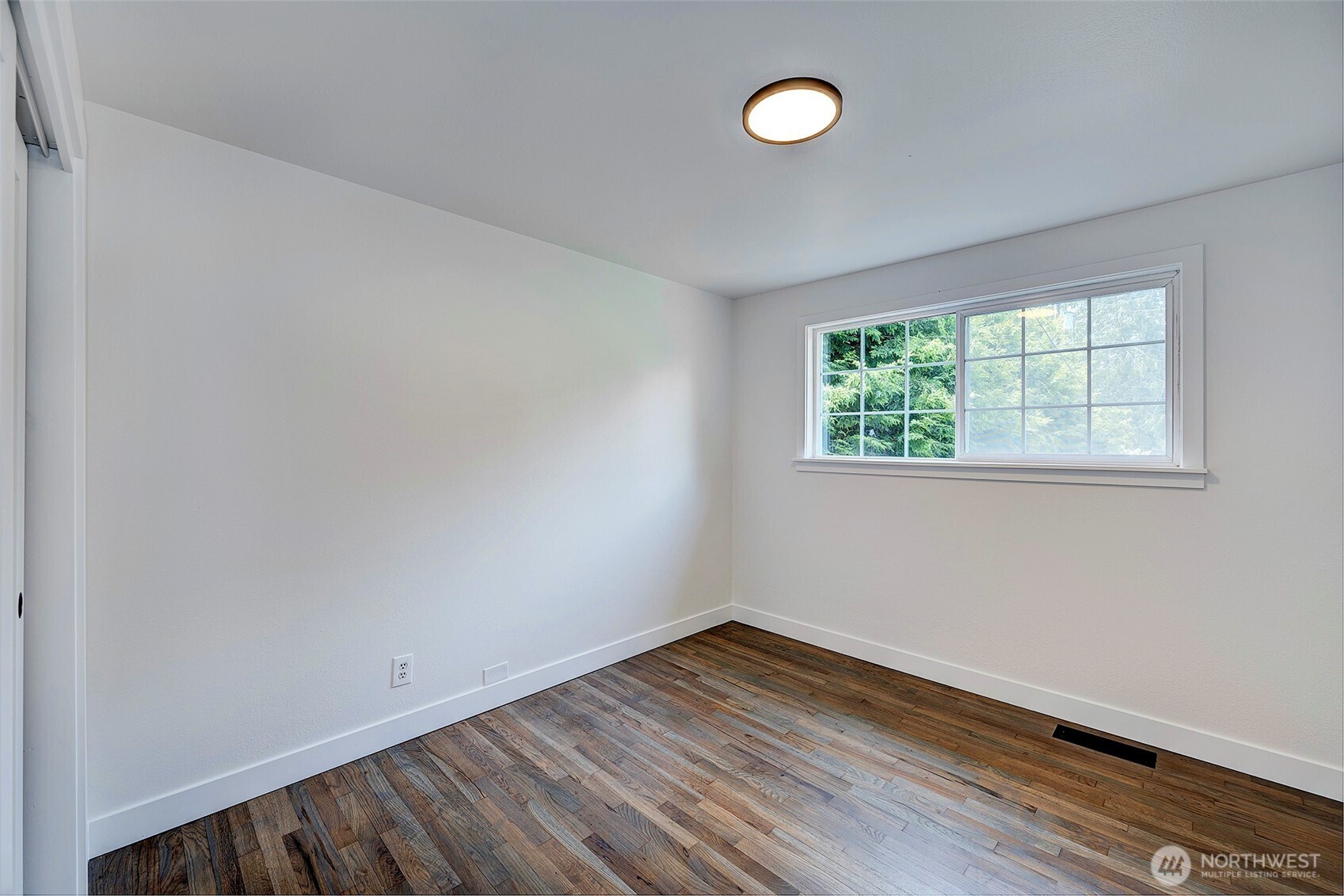 19807 80th Place West Edmonds, WA 98026 - Photo 24 of 40