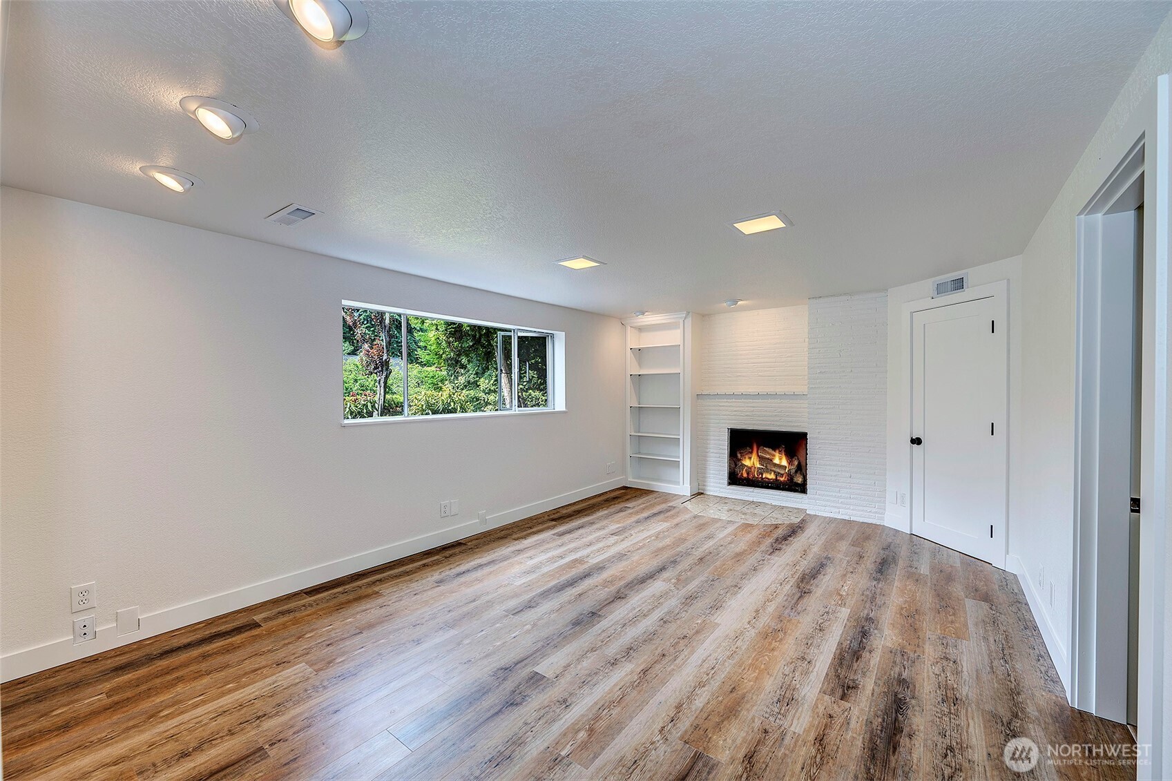 19807 80th Place West Edmonds, WA 98026 - Photo 28 of 40