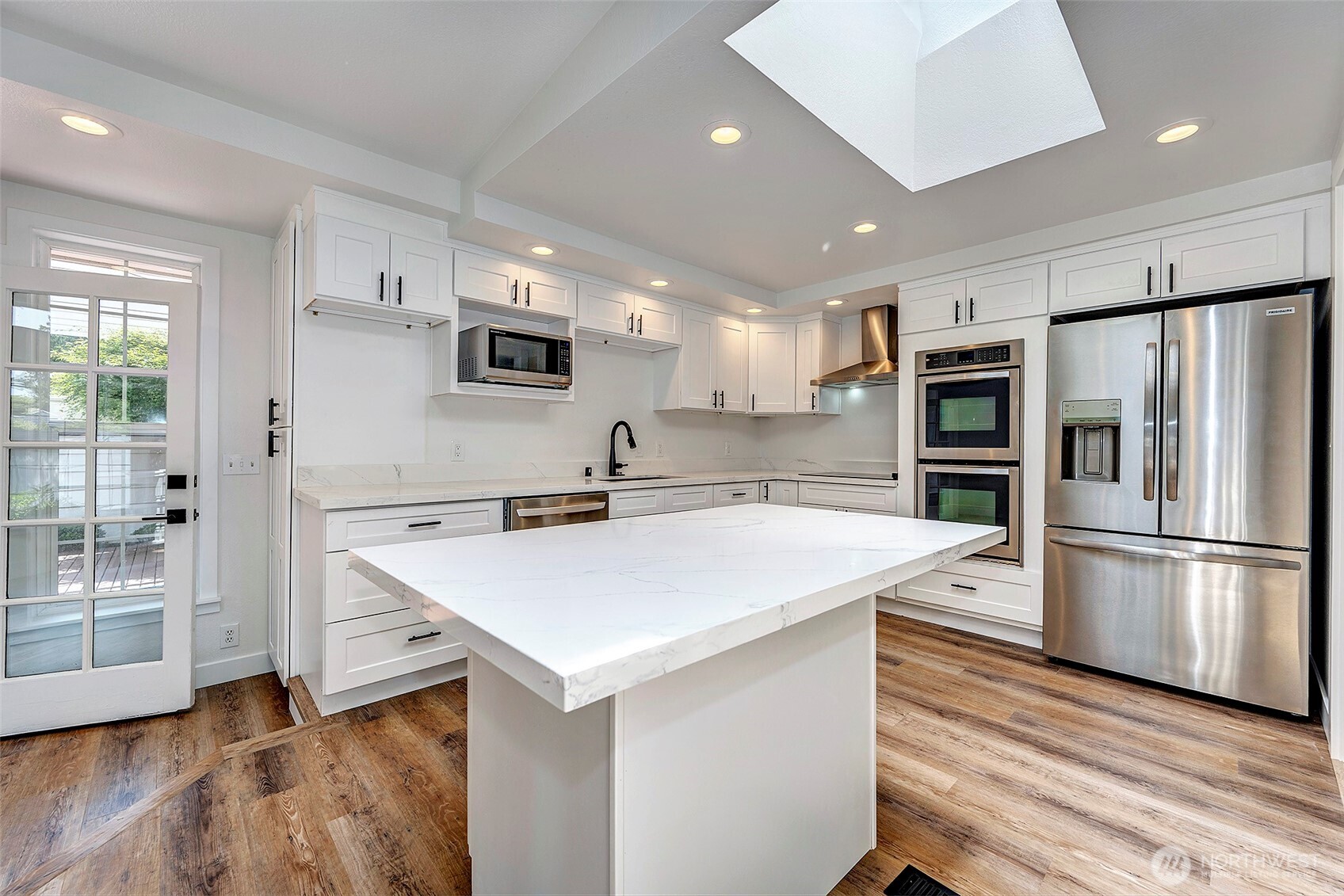 19807 80th Place West Edmonds, WA 98026 - Photo 9 of 40