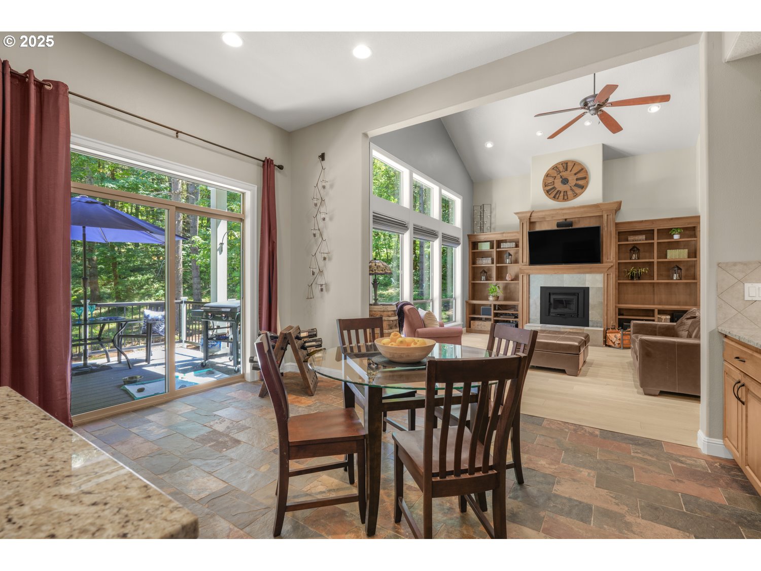 25600 Southwest Ridge View Drive Hillsboro, OR 97123 - Photo 12 of 47 Gallery Image 12