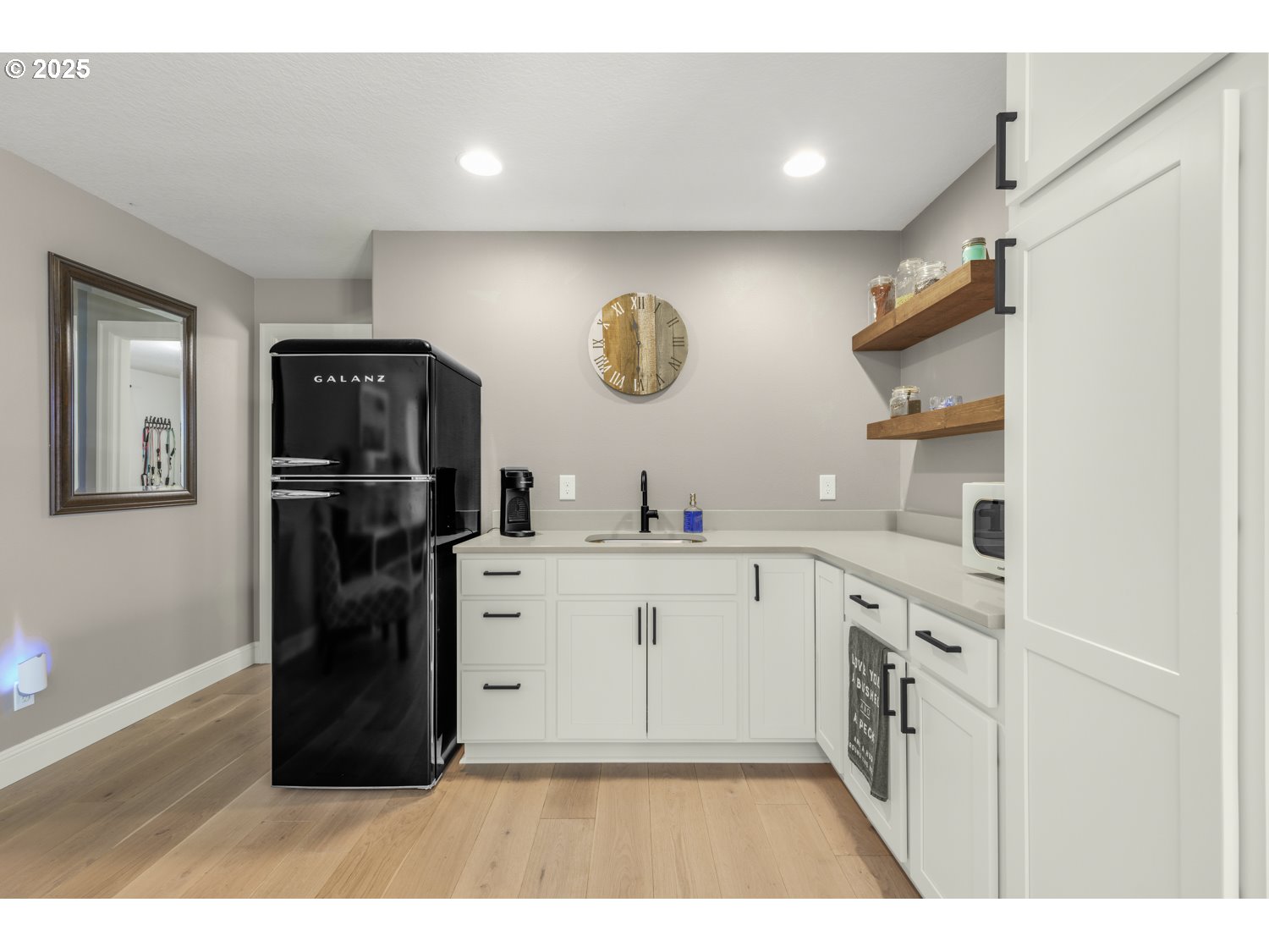 25600 Southwest Ridge View Drive Hillsboro, OR 97123 - Photo 23 of 47 Gallery Image 23