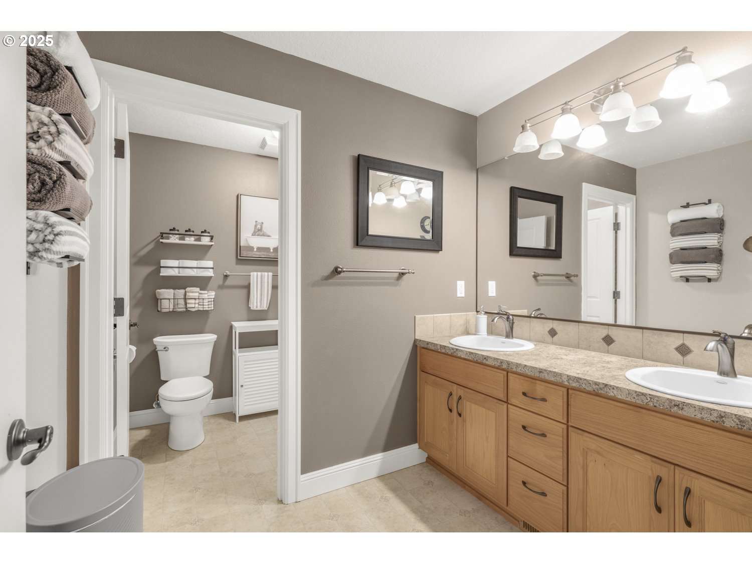 25600 Southwest Ridge View Drive Hillsboro, OR 97123 - Photo 26 of 47 Gallery Image 26