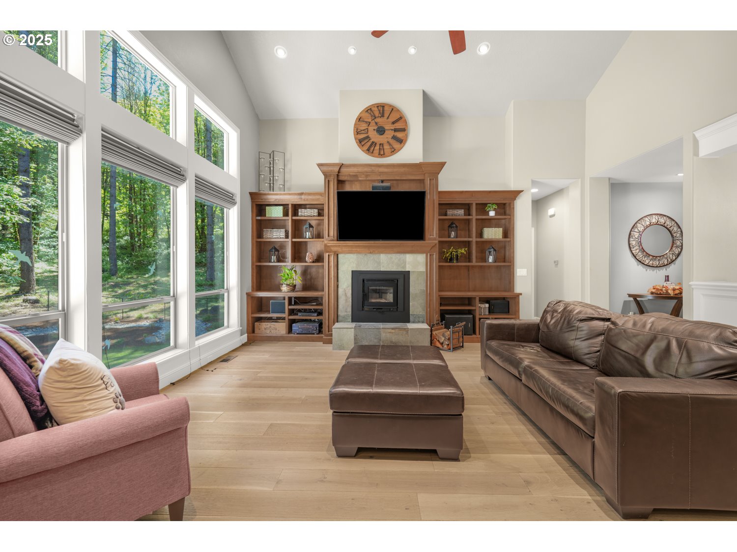 25600 Southwest Ridge View Drive Hillsboro, OR 97123 - Photo 5 of 47 Gallery Image 5