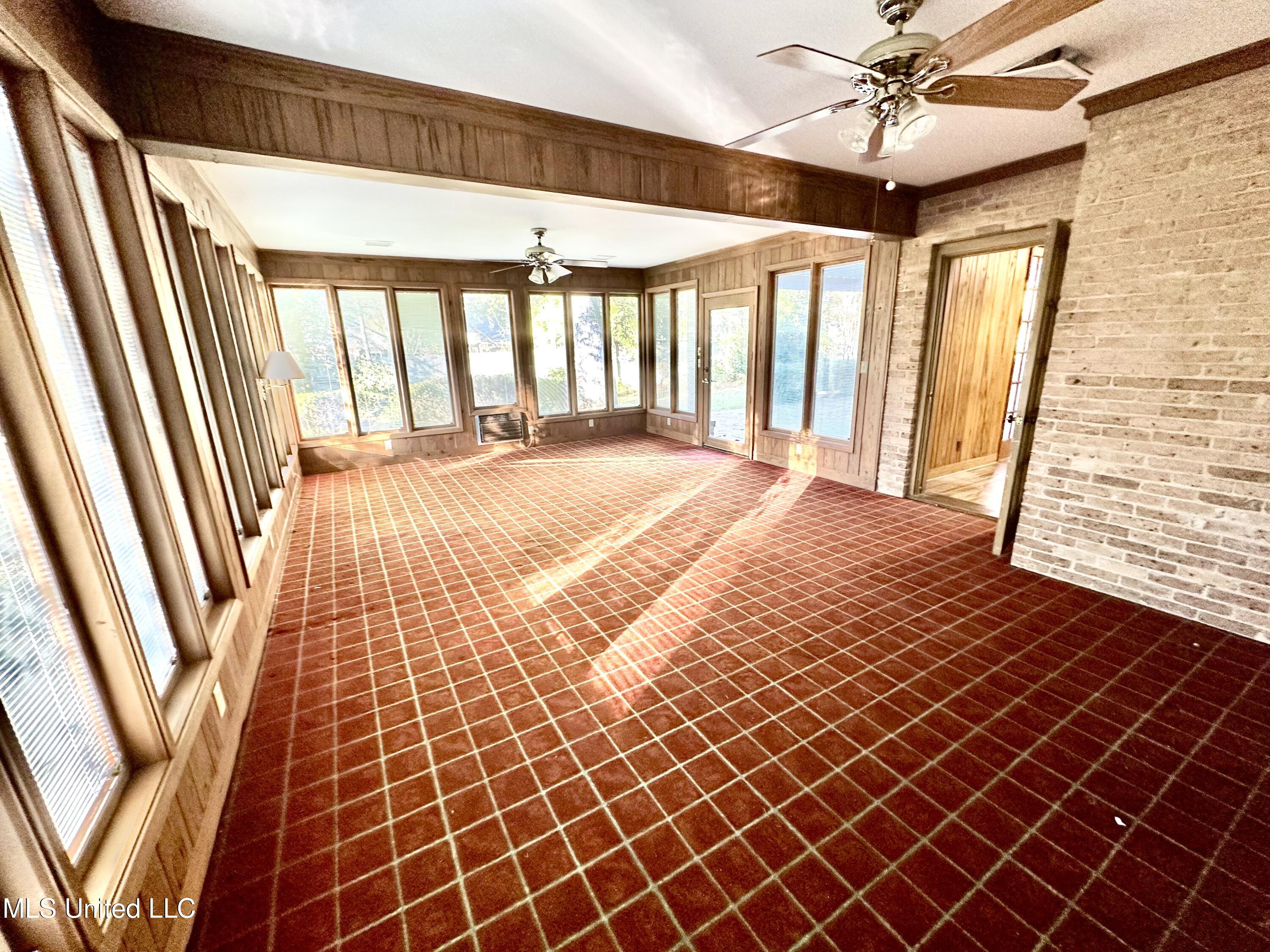 400 Charles Street Brookhaven, MS 39601 - Photo 9 of 49 Sunroom
