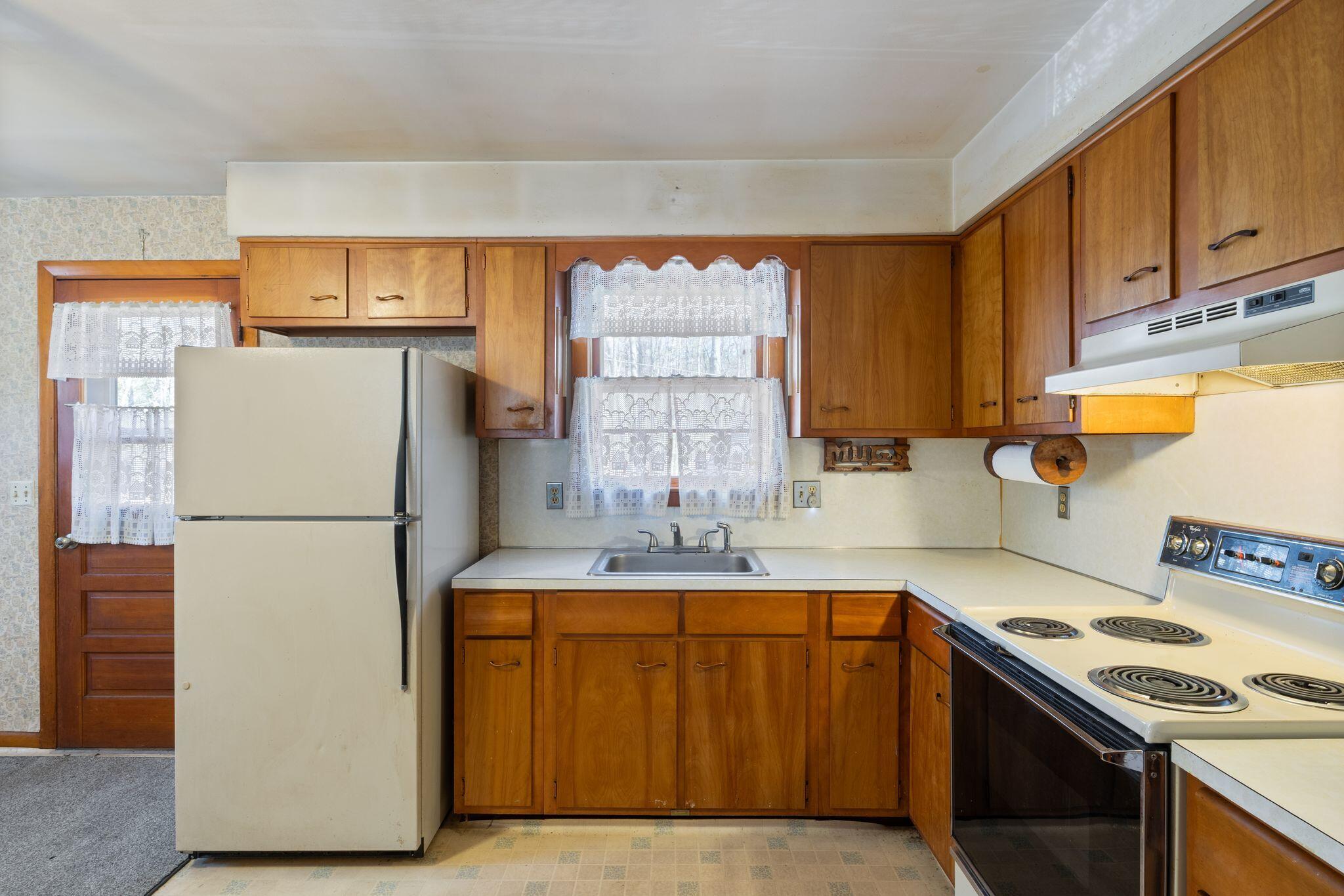 926 Meetinghouse Road Wells, ME 04090 - Photo 7 of 23 Kitchen