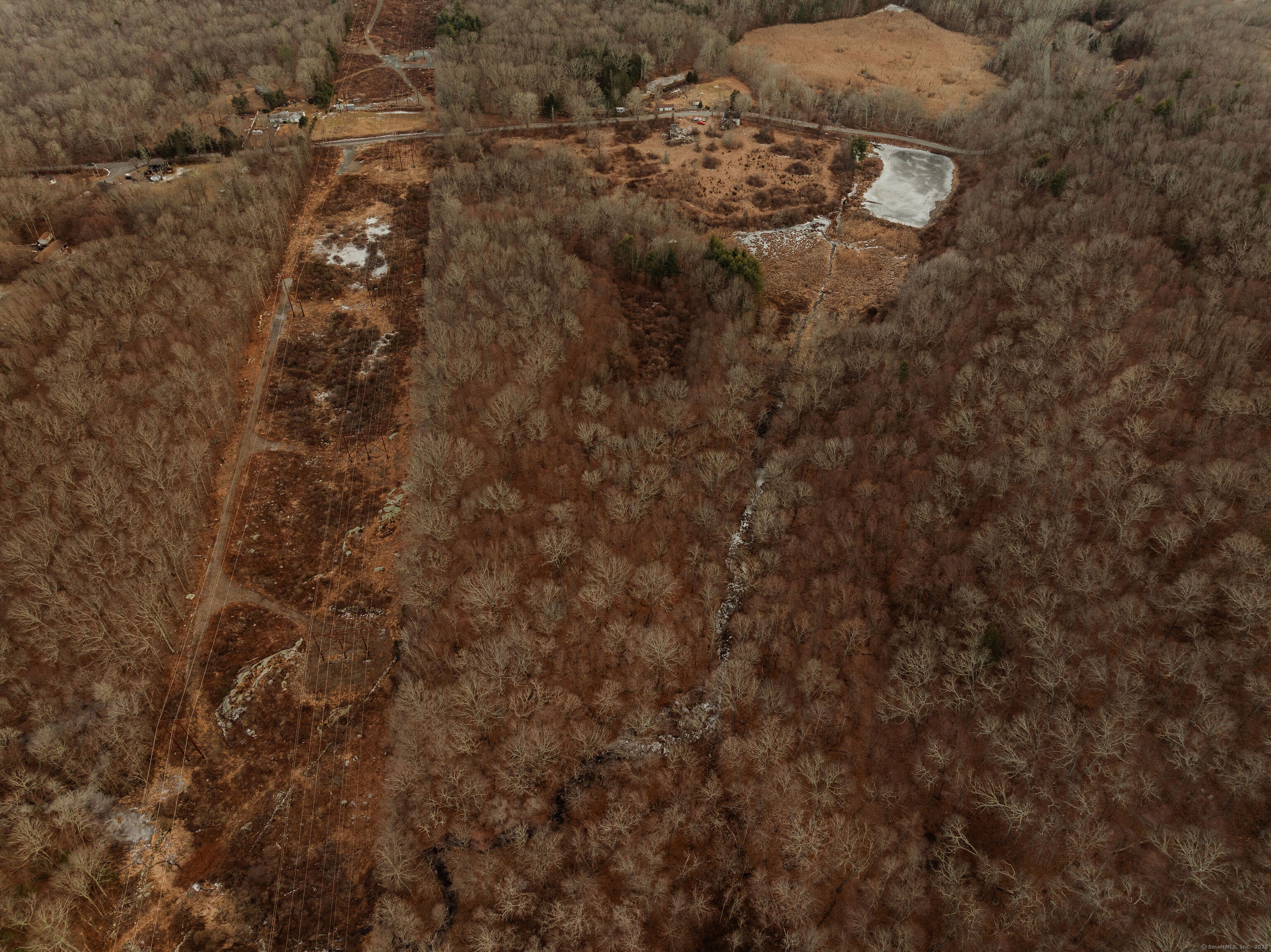 215 Wawecus Hill Road Norwich, CT 06360 - Photo 4 of 20