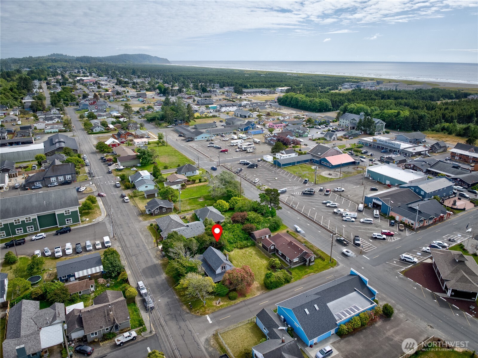 209 3rd Street Southeast Long Beach, WA 98631 - Photo 4 of 28 an aerial view of multiple house