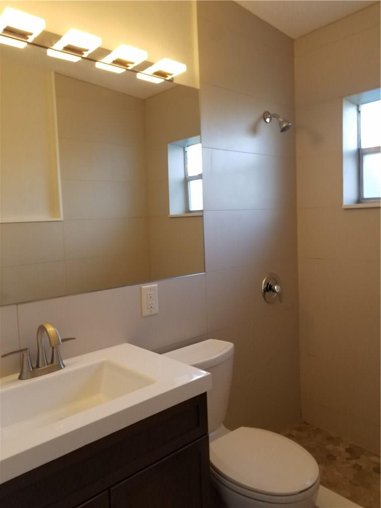 35 Mentone Road Lantana, FL 33462 - Photo 13 of 27 Photo 13