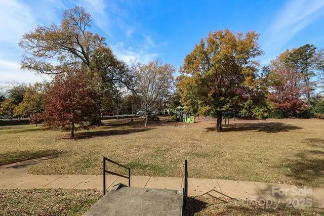 $450,000 | 225 South Chase Street, Unit B, Charlotte, NC 28207