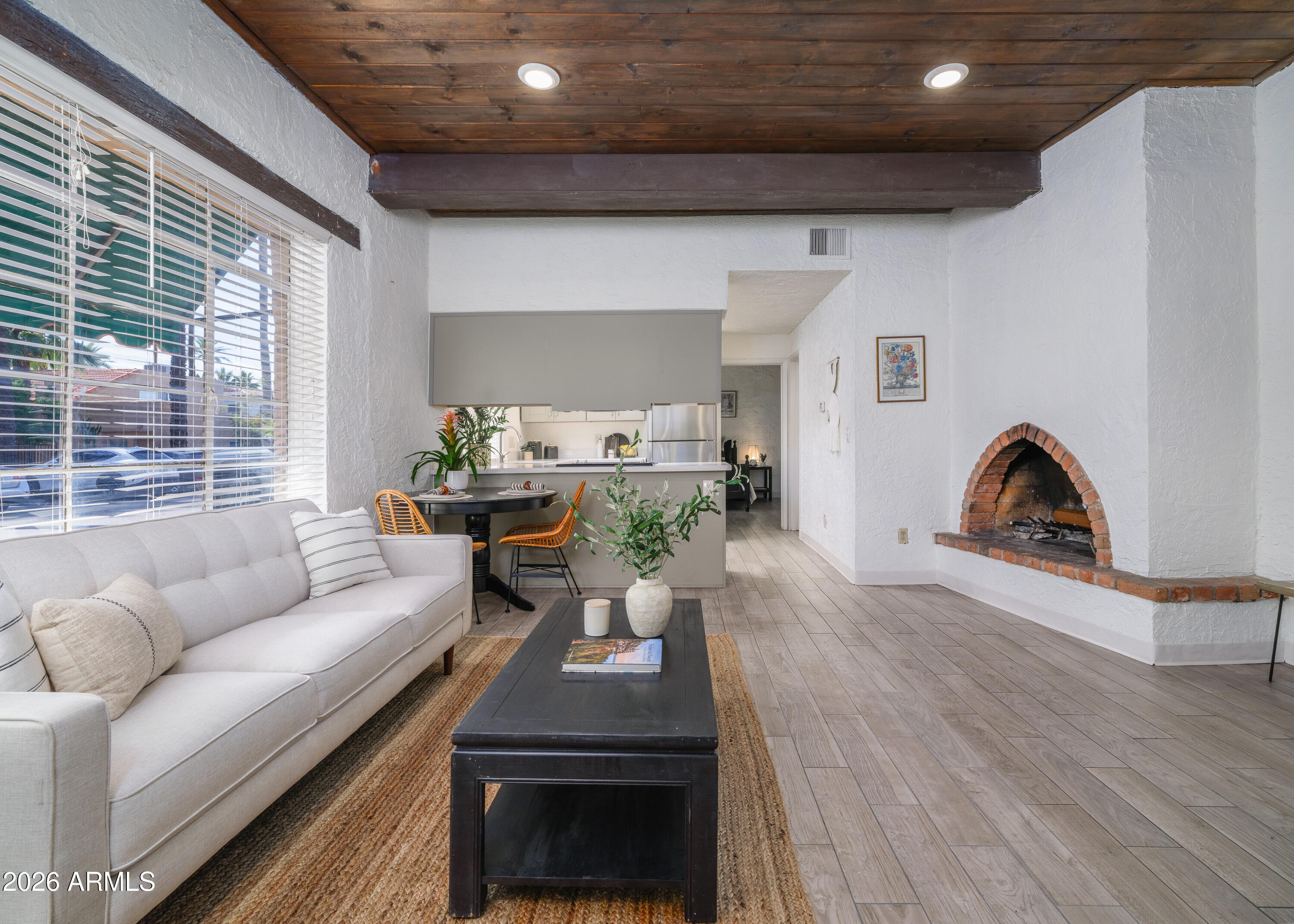 4540 North 44th Street, Unit 20 Phoenix, AZ 85018 - Photo 3 of 17 Great Room