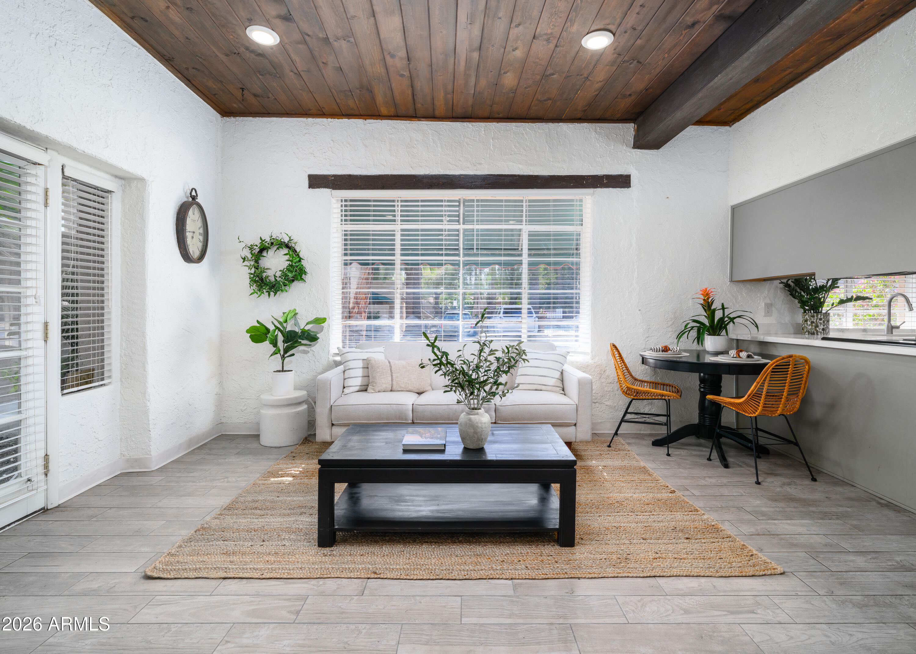 4540 North 44th Street, Unit 20 Phoenix, AZ 85018 - Photo 4 of 17 Beautiful Light