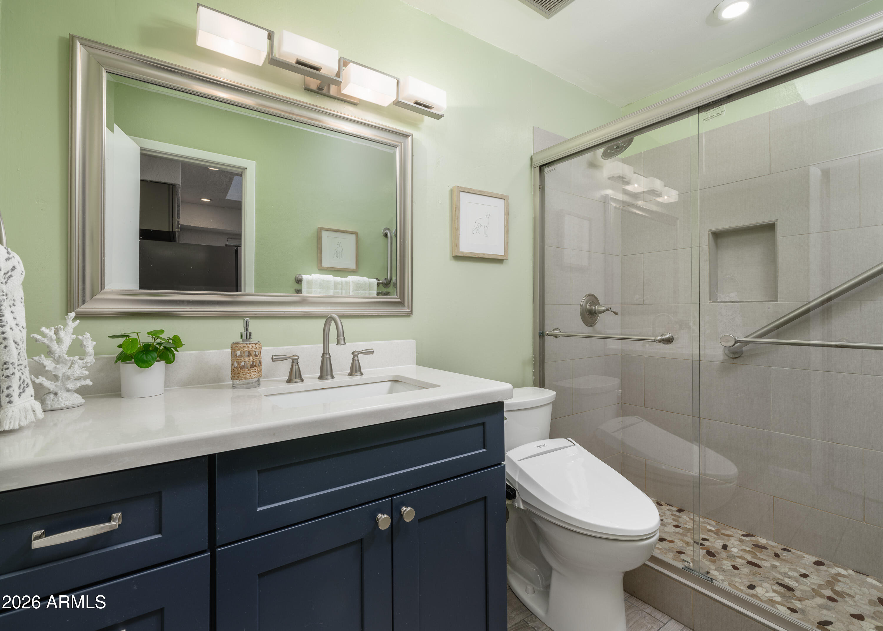 4540 North 44th Street, Unit 20 Phoenix, AZ 85018 - Photo 9 of 17 Bathroom