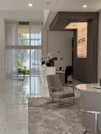 $2,925 | 18800 Northeast 29th Avenue, Unit 822, Aventura, FL 33180