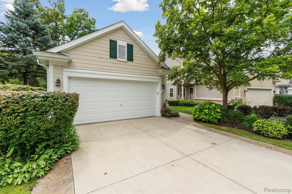 6621 Pond View Road Clarkston, MI 48346 - Photo 2 of 43
