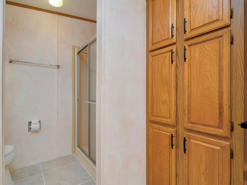 269 Riverwood Road Naples, FL 34114 - Photo 19 of 32 a view of a bathroom