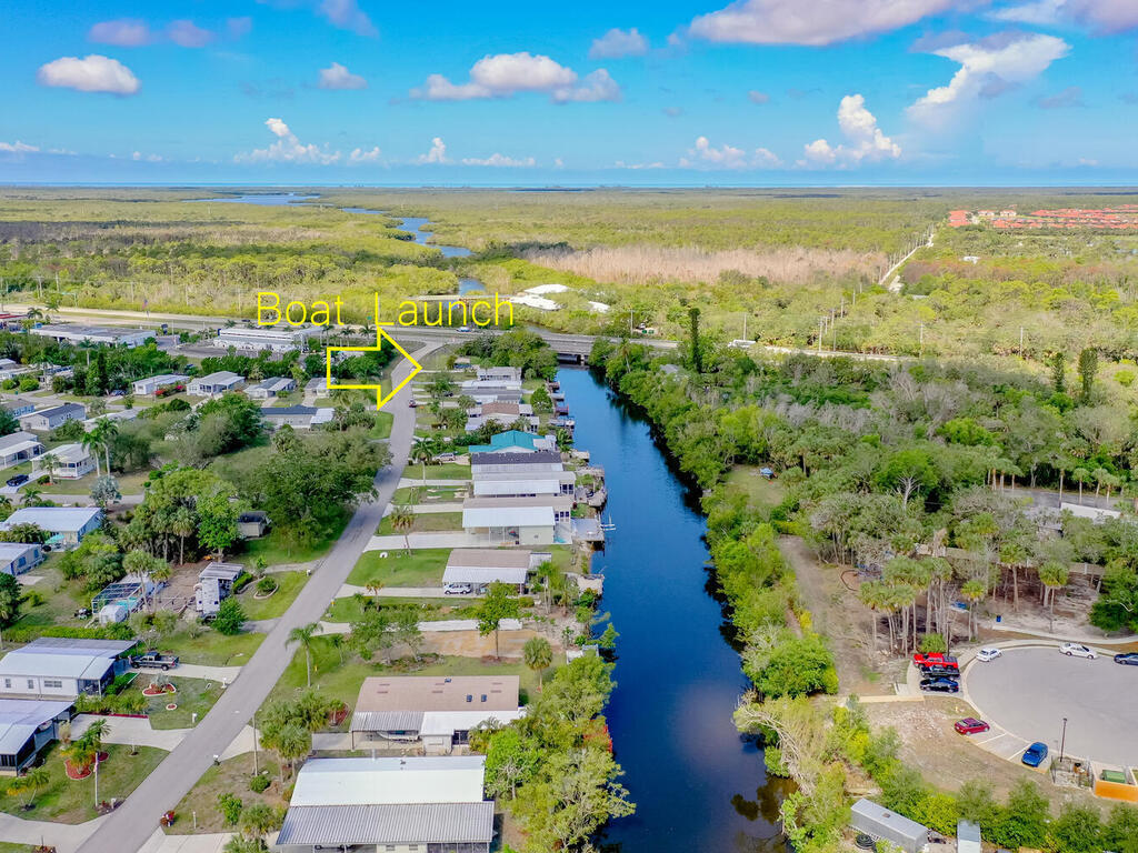 269 Riverwood Road Naples, FL 34114 - Photo 28 of 32 a view of city and ocean