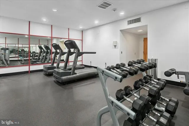 $299,999 | 6101 Edsall Road, Unit 702, Alexandria, VA 22304