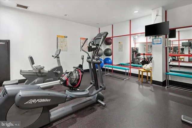 $299,999 | 6101 Edsall Road, Unit 702, Alexandria, VA 22304