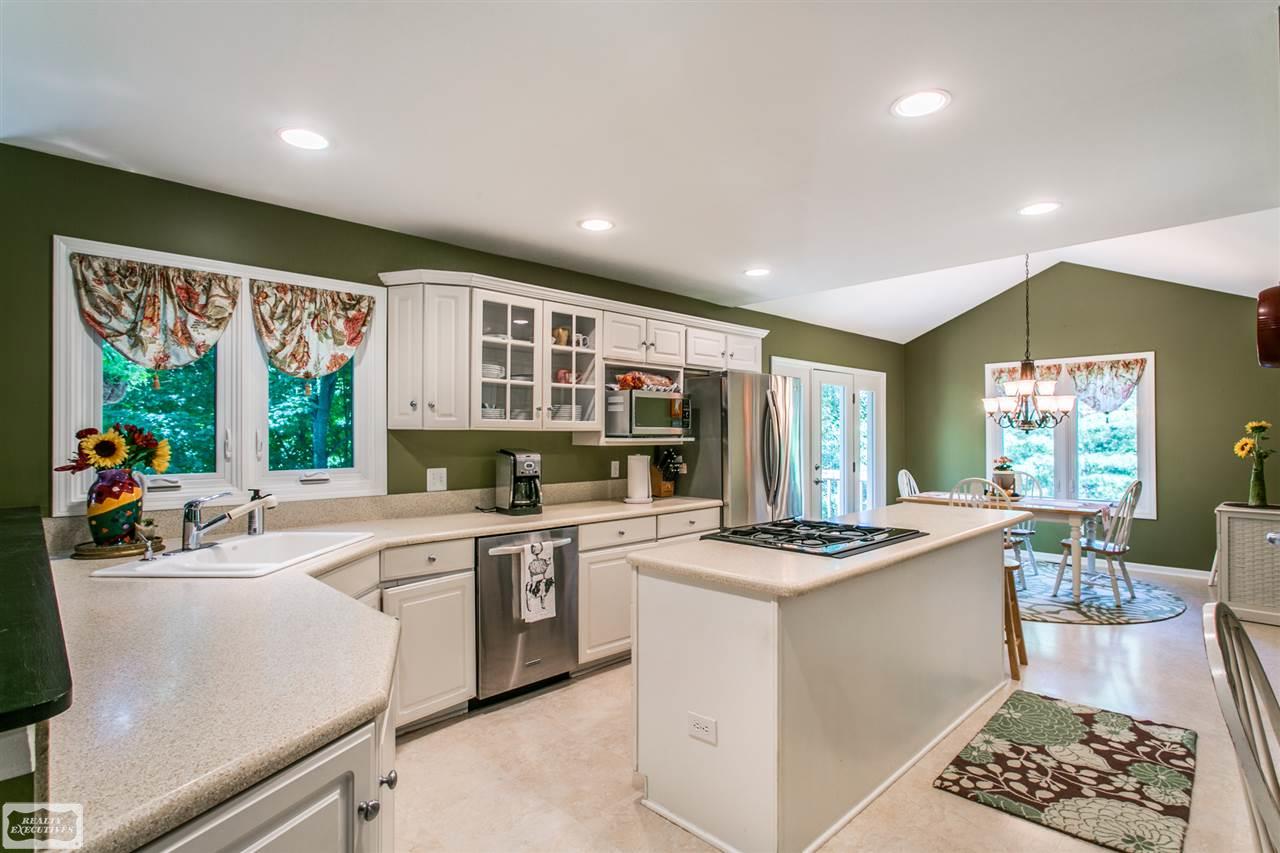 1495 East Buell Road Rochester, MI 48306 - Photo 15 of 31 31351547-14.JPG