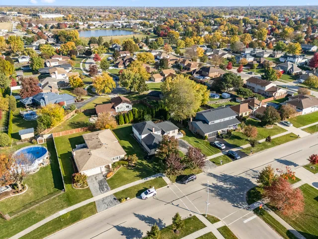 $439,900 | 9170 Wheeler Drive, Orland Park, IL 60462