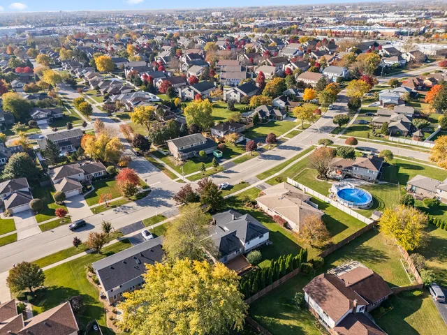 $439,900 | 9170 Wheeler Drive, Orland Park, IL 60462