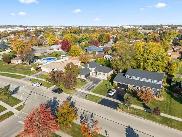 $439,900 | 9170 Wheeler Drive, Orland Park, IL 60462
