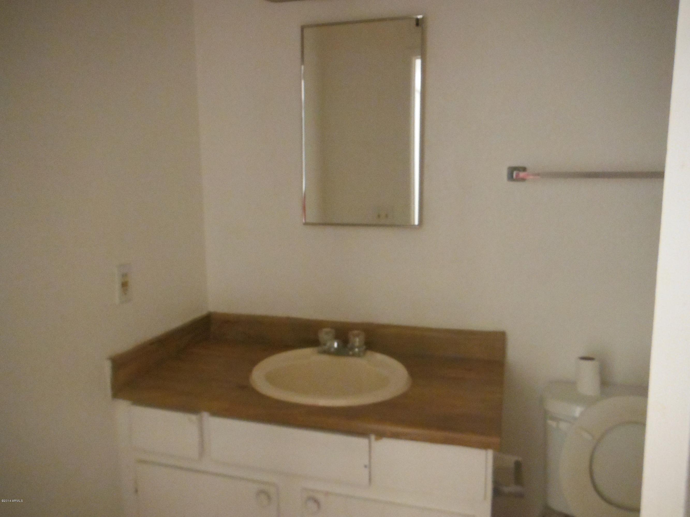 2601 West Ocotillo Road, Unit 4 Phoenix, AZ 85017 - Photo 15 of 21 DSCF0075