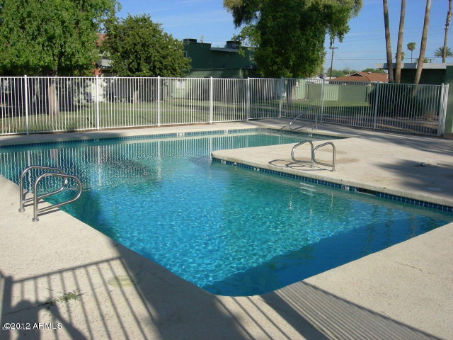 2601 West Ocotillo Road, Unit 4 Phoenix, AZ 85017 - Photo 5 of 21 2601 W Ocotillo 4 Pool