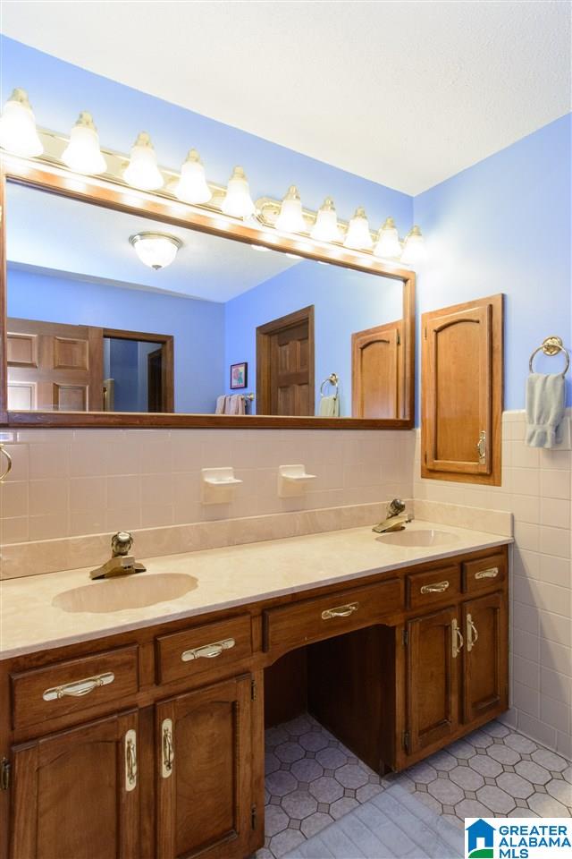 417 Michael Road Southwest Leeds, AL 35094 - Photo 19 of 34