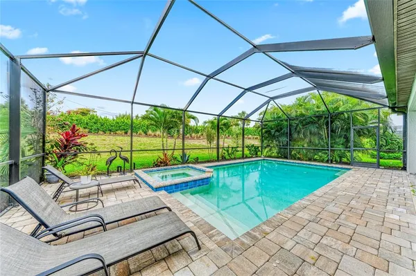 $999,995 | 16528 Paynes Ml Drive, Bradenton, FL 34211