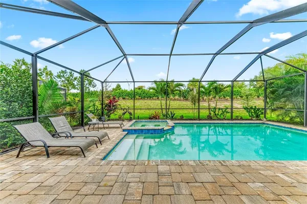$999,995 | 16528 Paynes Ml Drive, Bradenton, FL 34211