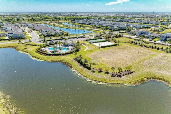 $999,995 | 16528 Paynes Ml Drive, Bradenton, FL 34211