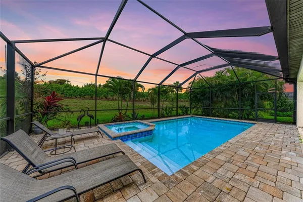 $999,995 | 16528 Paynes Ml Drive, Bradenton, FL 34211