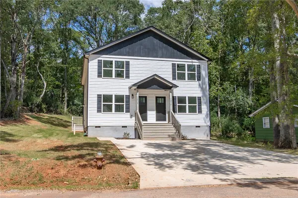 $349,999 | 121-e Brookmeade Drive, Anderson, SC 29624
