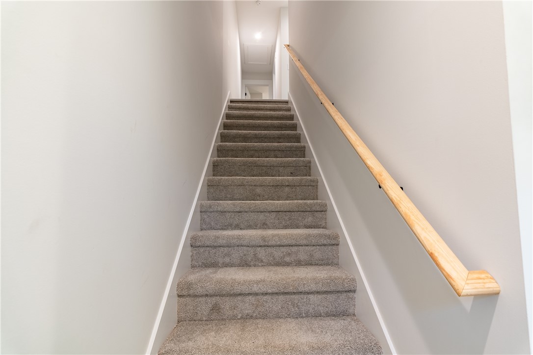 121-e Brookmeade Drive Anderson, SC 29624 - Photo 16 of 21 Stairs