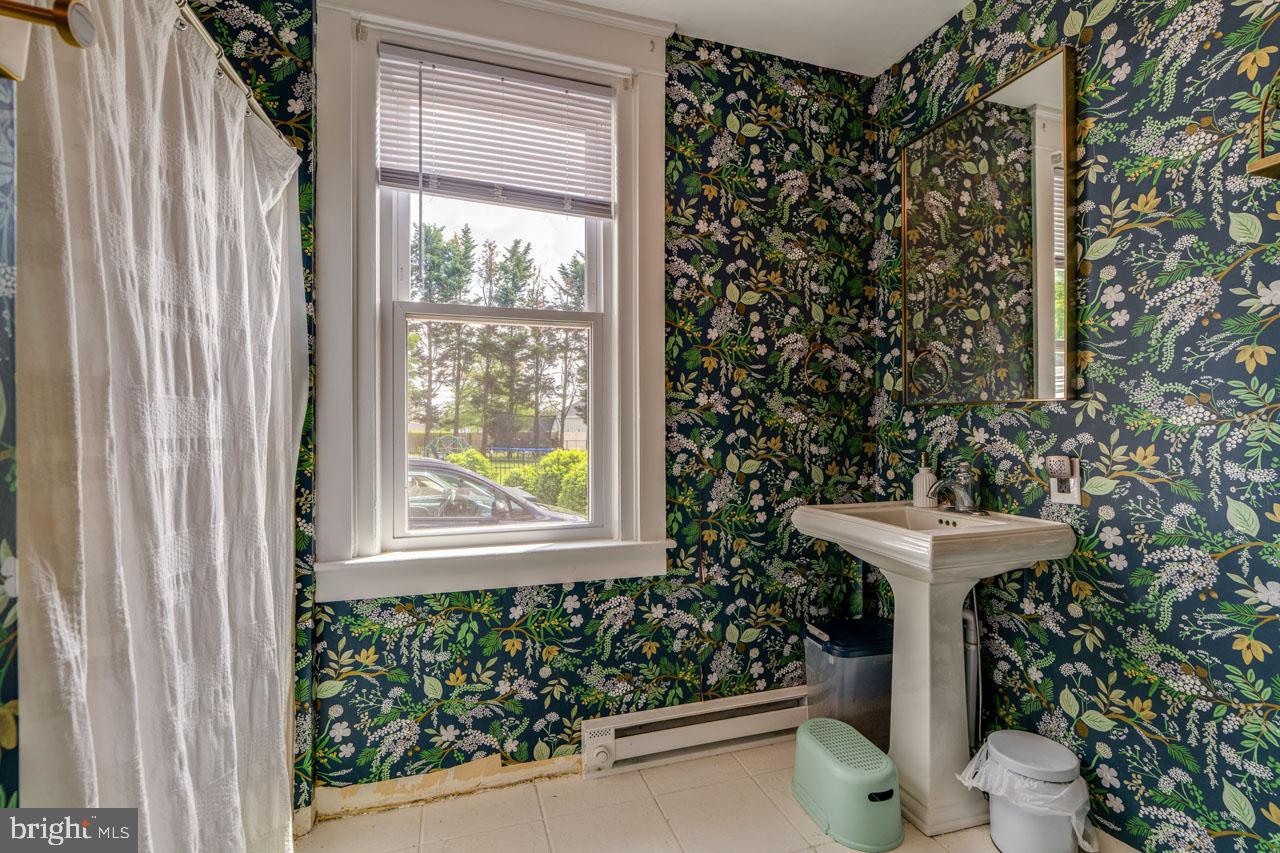 466 East Main Street Leola, PA 17540 - Photo 17 of 36 Full BA Main Level