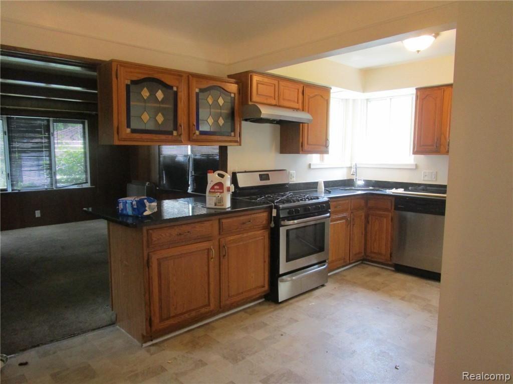 16944 Norborne Redford, MI 48240 - Photo 2 of 24