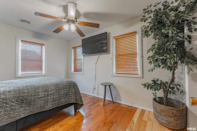 $89,900 | 1107 North Kankakee Street, Lincoln, IL 62656