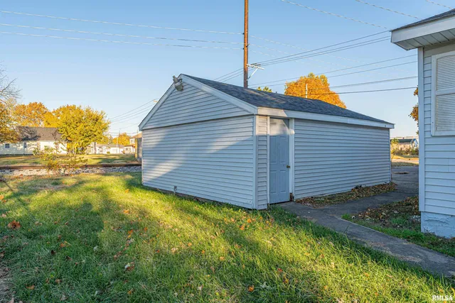 $89,900 | 1107 North Kankakee Street, Lincoln, IL 62656