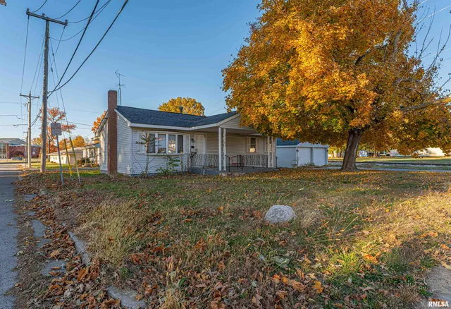 $89,900 | 1107 North Kankakee Street, Lincoln, IL 62656