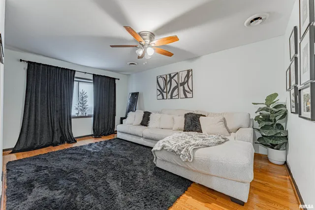 $89,900 | 1107 North Kankakee Street, Lincoln, IL 62656