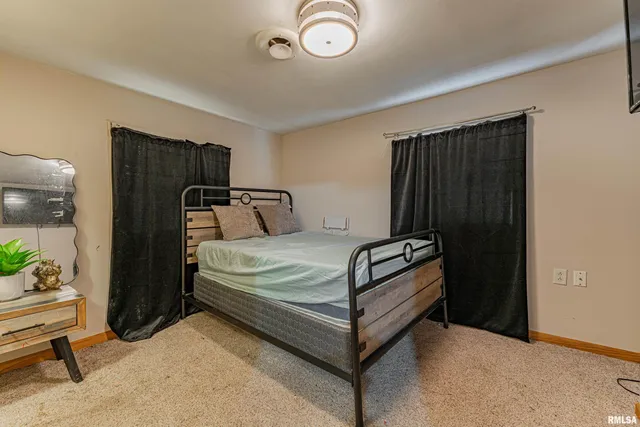 $89,900 | 1107 North Kankakee Street, Lincoln, IL 62656