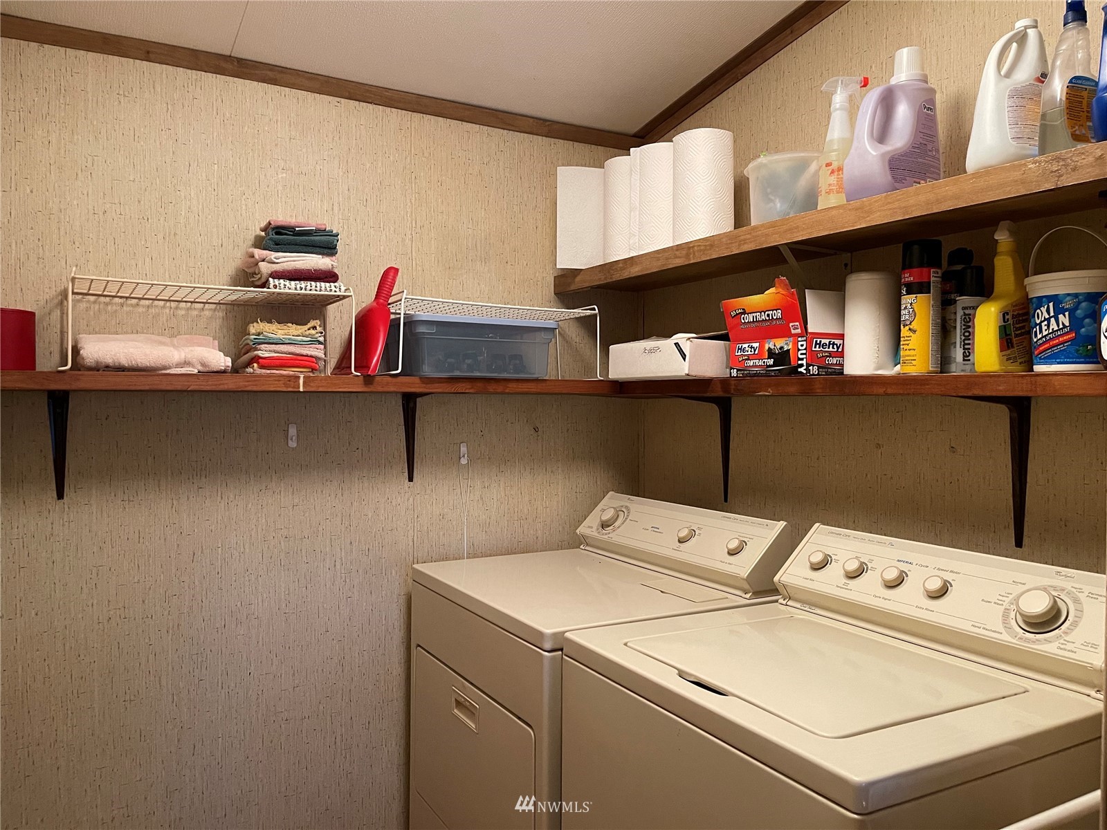 103 Klondike Road Republic, WA 99166 - Photo 20 of 38 a utility room with dryer and washer