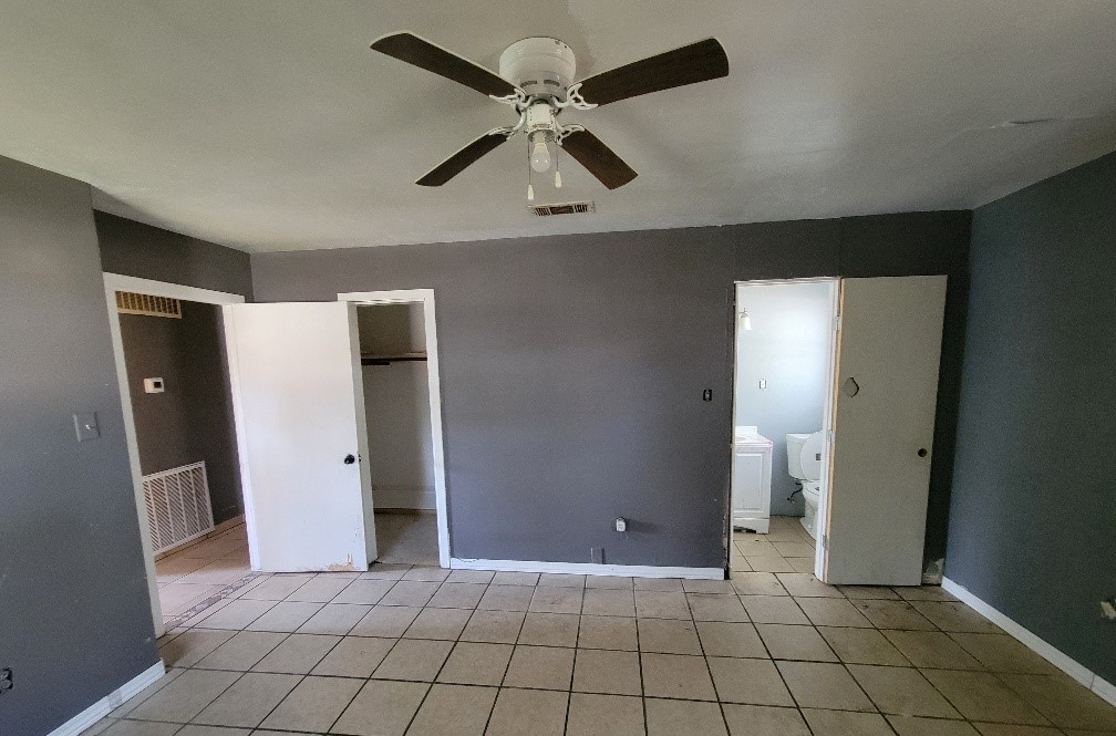 705 Inwood Drive Baytown, TX 77521 - Photo 9 of 15 a view of an empty room