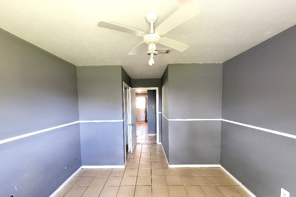 705 Inwood Drive Baytown, TX 77521 - Photo 10 of 15 a view of a hallway