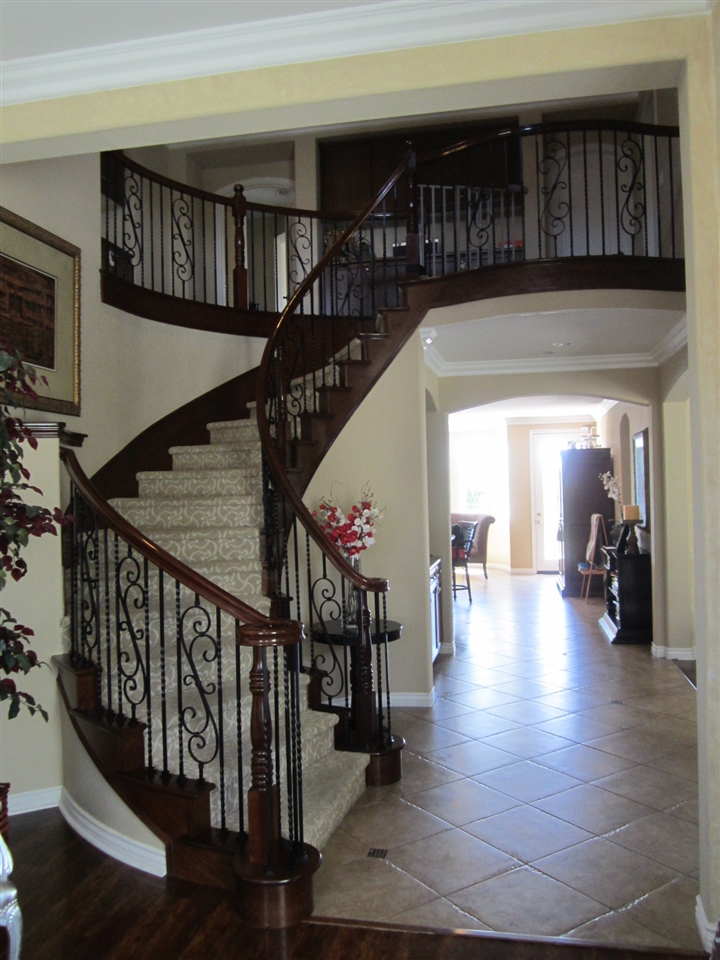 864 Hunters Ridge Place Chula Vista, CA 91914 - Photo 2 of 22