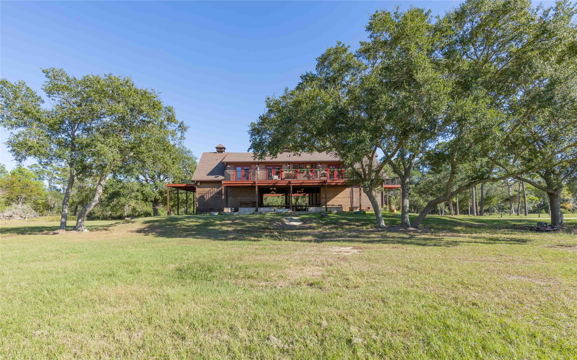 6641 Eagle Road Anahuac, TX 77514 - Photo 4 of 47